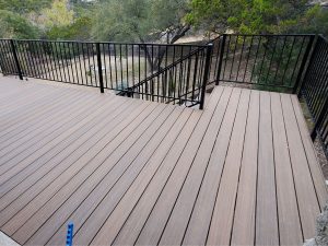 Warranty comparison table for Trex Transcend versus TimberTech PRO